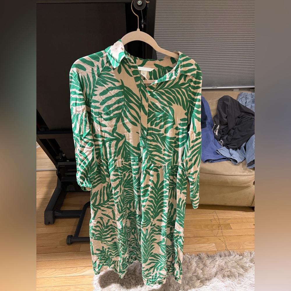 H&M Green and Cream Leaf-Print Long Sleeve Shirt Dress